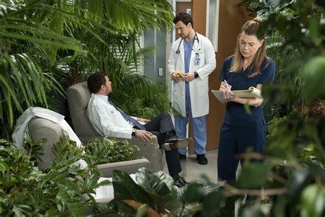 Grey s Anatomy Saison 15 Episode 18 Grey's Anatomy, saison 15 : les romances se compliquent dans le trailer de  l'épisode 18 | Premiere.fr